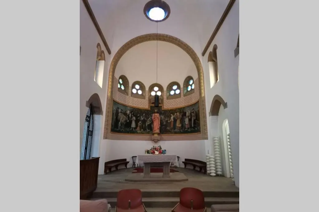 Iglesia Del Sagrado Corazon Torello